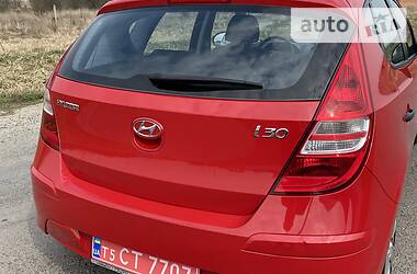 Хэтчбек Hyundai i30 2010 в Луцке