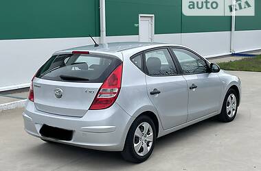 Хэтчбек Hyundai i30 2009 в Никополе