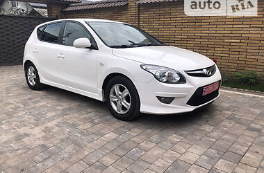 Хэтчбек Hyundai i30 2012 в Дубно