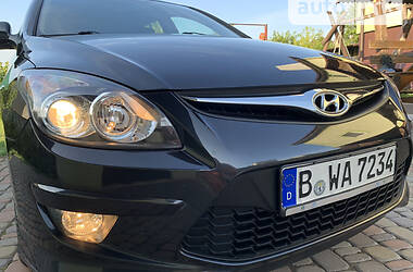 Универсал Hyundai i30 2012 в Ровно