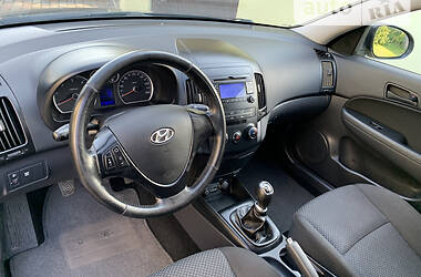 Универсал Hyundai i30 2012 в Ровно