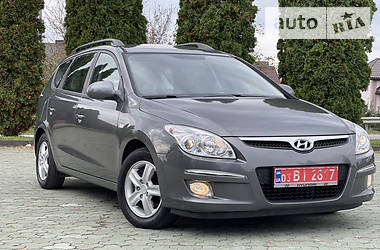 Универсал Hyundai i30 2008 в Дубно