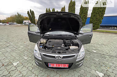 Универсал Hyundai i30 2008 в Дубно