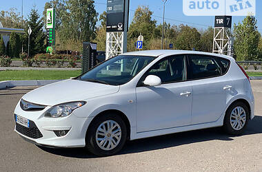 Хэтчбек Hyundai i30 2011 в Дубно