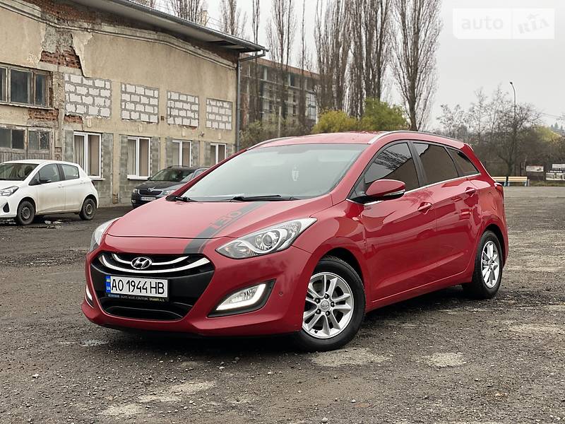 Універсал Hyundai i30 2013 в Ужгороді