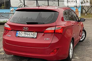 Універсал Hyundai i30 2013 в Ужгороді