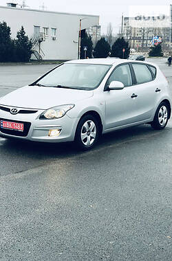 Хэтчбек Hyundai i30 2010 в Кривом Роге