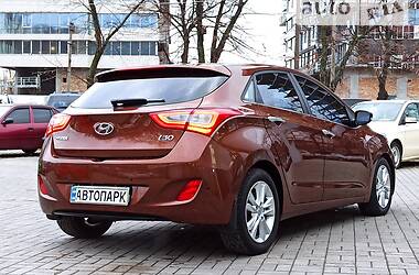 Хэтчбек Hyundai i30 2012 в Днепре