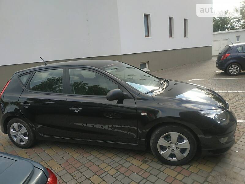 Хэтчбек Hyundai i30 2012 в Ровно