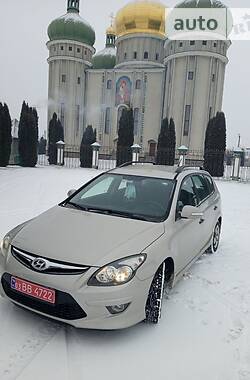 Универсал Hyundai i30 2012 в Дубно