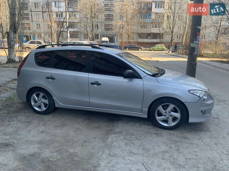 Універсал Hyundai i30 2010 в Запоріжжі