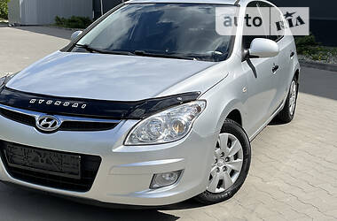 Хэтчбек Hyundai i30 2008 в Киеве