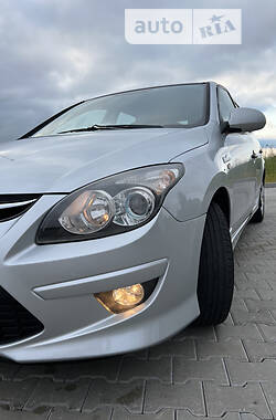 Хэтчбек Hyundai i30 2011 в Киеве