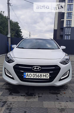 Универсал Hyundai i30 2016 в Ужгороде