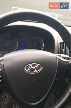 Хетчбек Hyundai i30 2008 в 