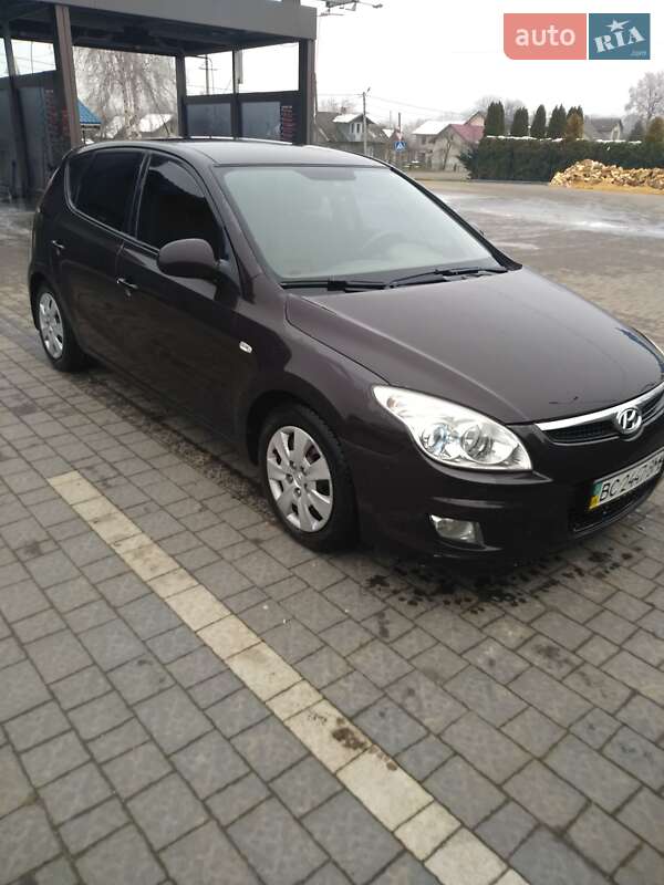 Хэтчбек Hyundai i30 2008 в Долине