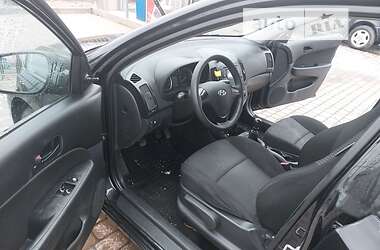 Хэтчбек Hyundai i30 2008 в Сарнах