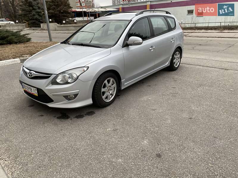 Универсал Hyundai i30 2010 в Харькове