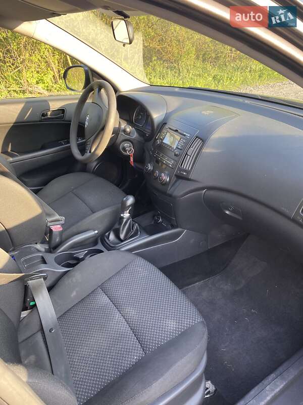 Універсал Hyundai i30 2010 в Радехові