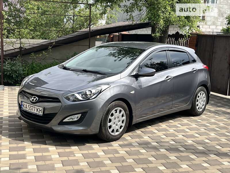 Хэтчбек Hyundai i30 2013 в 