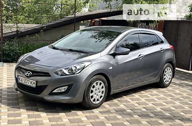 Хэтчбек Hyundai i30 2013 в 