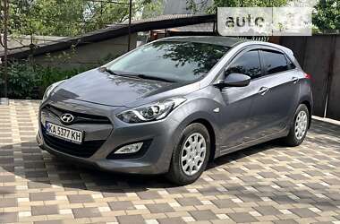 Хетчбек Hyundai i30 2013 в 