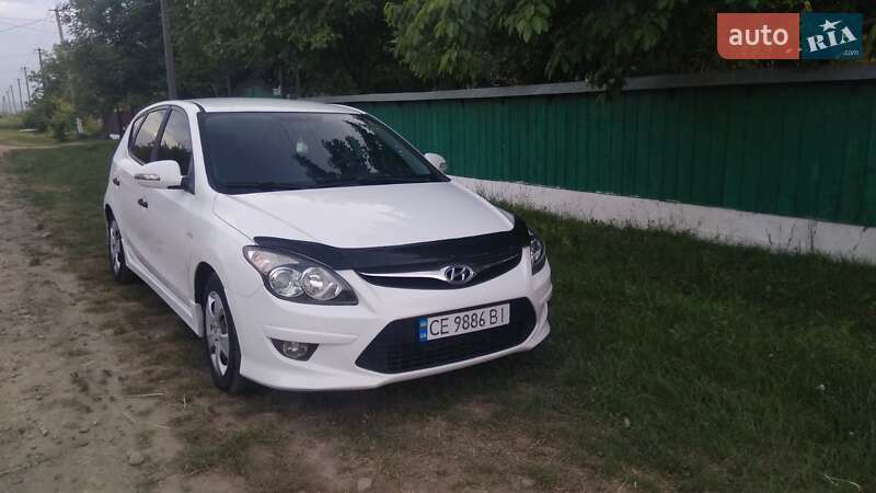 Хэтчбек Hyundai i30 2011 в Снятине