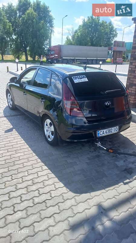 Хэтчбек Hyundai i30 2009 в Смеле