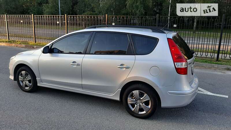 Універсал Hyundai i30 2011 в Первомайську