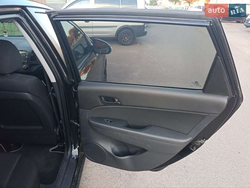 Універсал Hyundai i30 2012 в Чернігові