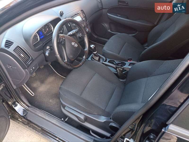 Універсал Hyundai i30 2012 в Чернігові
