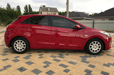 Хэтчбек Hyundai i30 2013 в 
