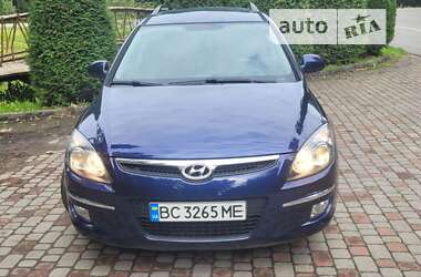 Универсал Hyundai i30 2009 в Стебнику