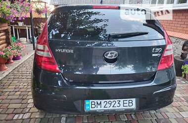 Хэтчбек Hyundai i30 2009 в Ромнах