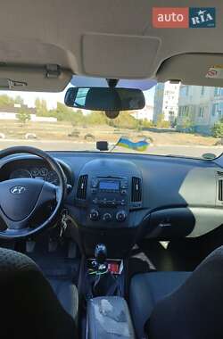 Універсал Hyundai i30 2010 в Кам'янському