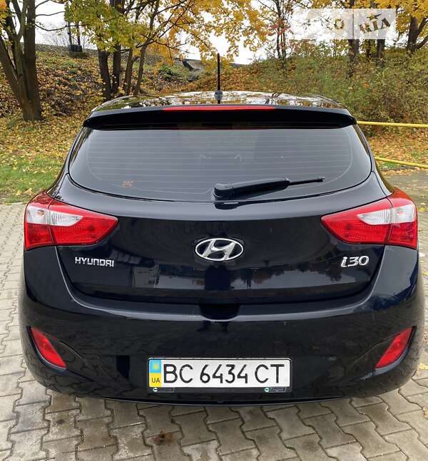 Хэтчбек Hyundai i30 2012 в Львове
