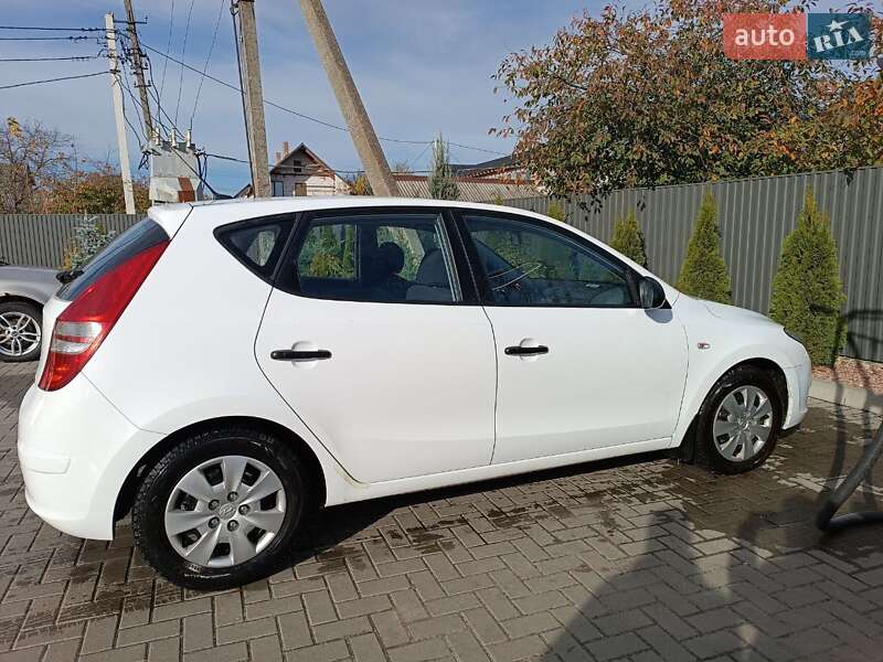 Хетчбек Hyundai i30 2007 в Любешові