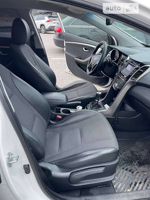 Универсал Hyundai i30 2013 в Житомире фото 5 Универсал Hyundai i30 2013 в Житомире