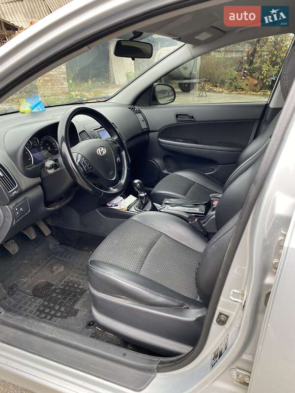 Универсал Hyundai i30 2010 в Мироновке