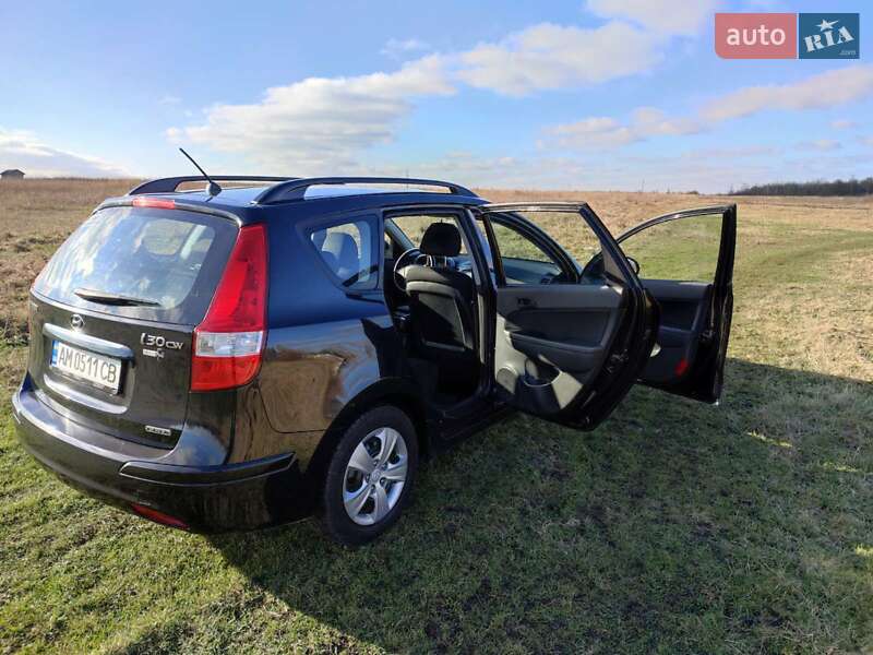 Універсал Hyundai i30 2010 в Житомирі