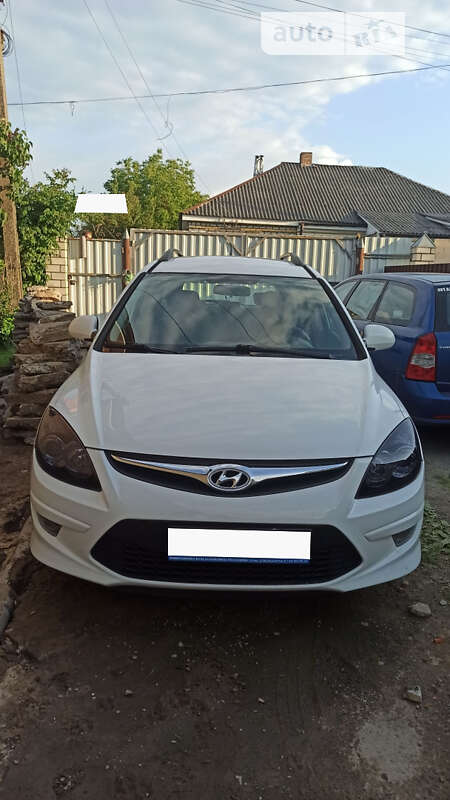 Універсал Hyundai i30 2011 в Звягелі