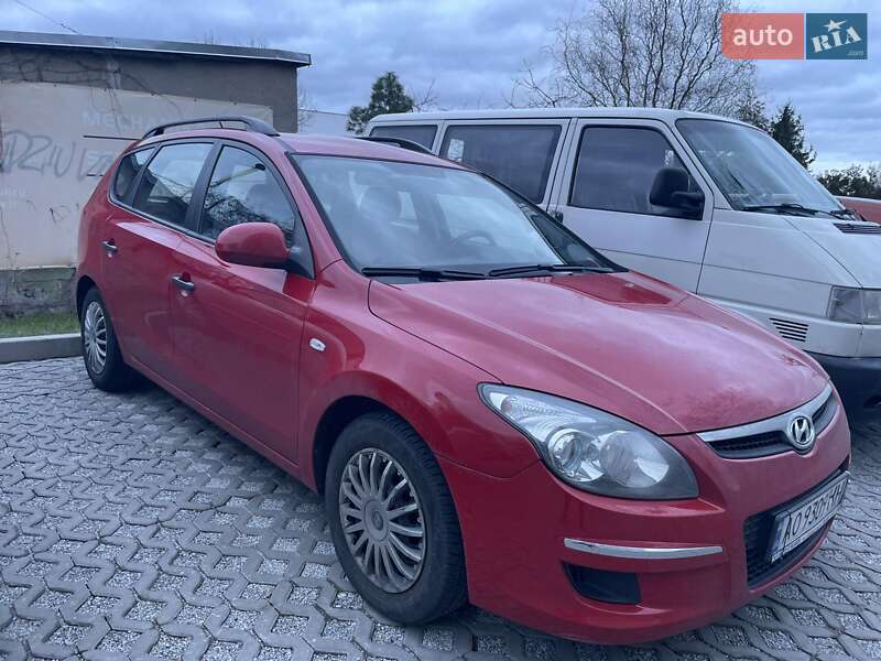 Універсал Hyundai i30 2009 в Гребінці