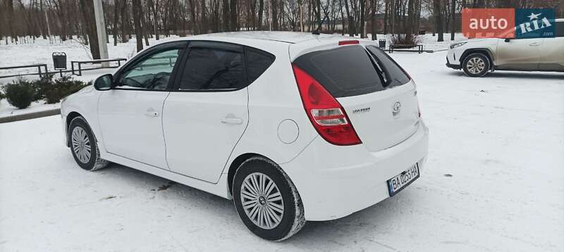 Хэтчбек Hyundai i30 2011 в Кропивницком