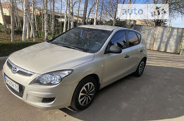 Хэтчбек Hyundai i30 2010 в Беляевке