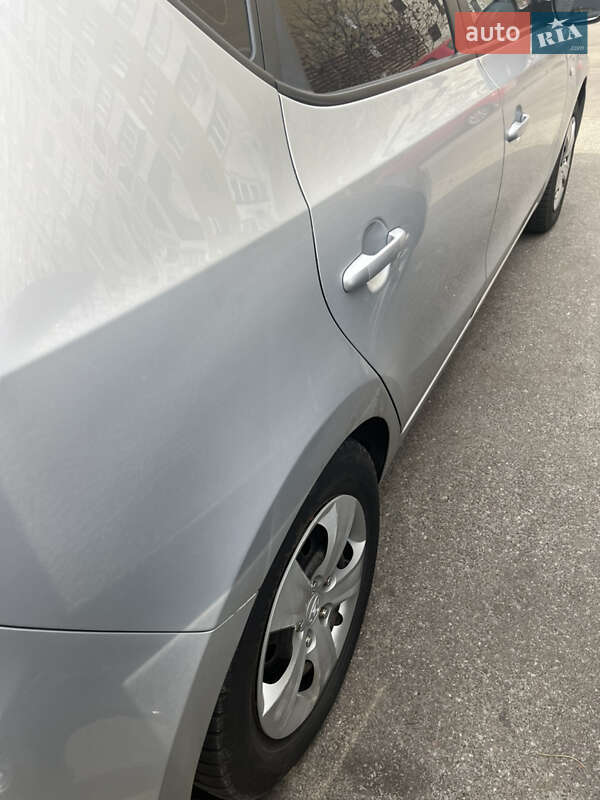 Хэтчбек Hyundai i30 2009 в Киеве