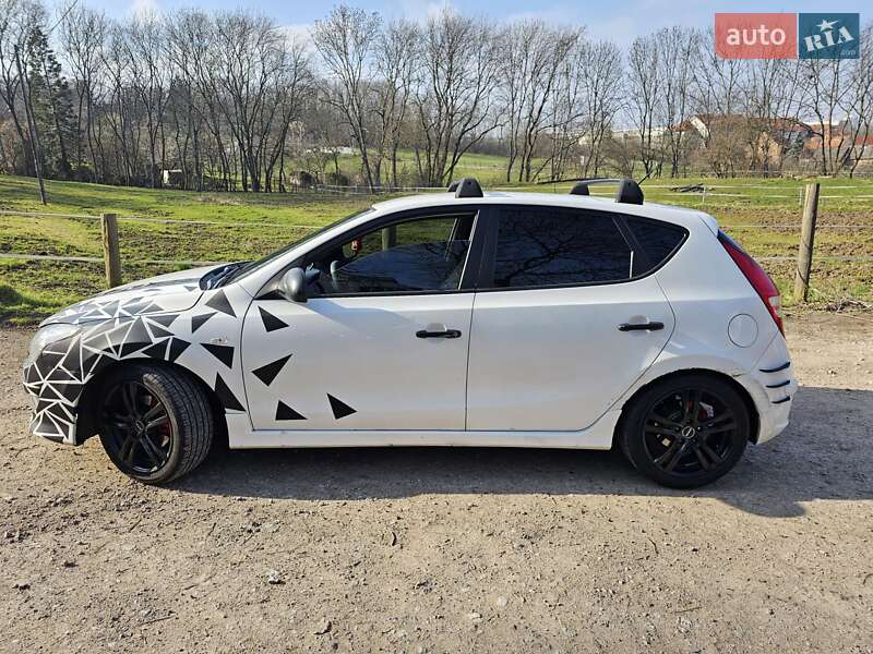 Хэтчбек Hyundai i30 2011 в Виннице