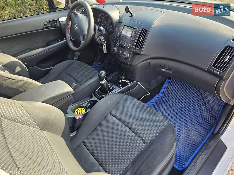Хэтчбек Hyundai i30 2011 в Виннице