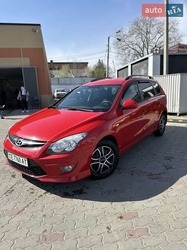 Универсал Hyundai i30 2011 в Черновцах