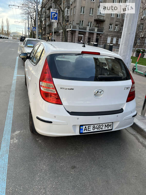 Хетчбек Hyundai i30 2008 в Дніпрі