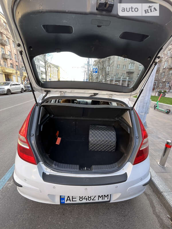 Хетчбек Hyundai i30 2008 в Дніпрі
